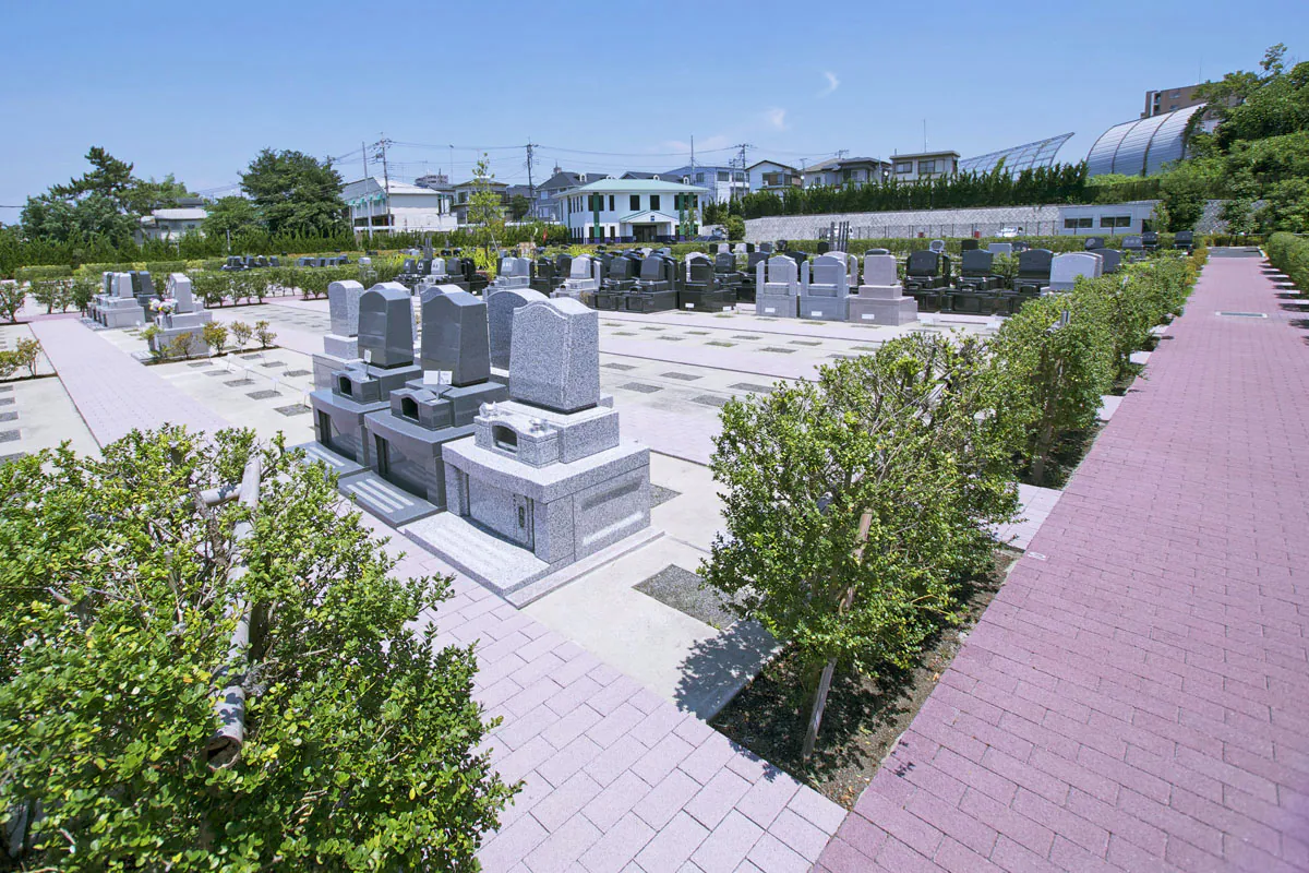 綾瀬蓼川霊園　天空の郷