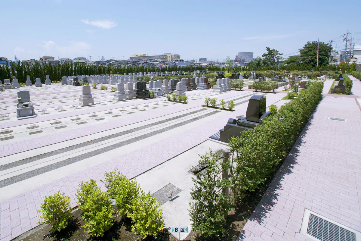 綾瀬蓼川霊園　天空の郷
