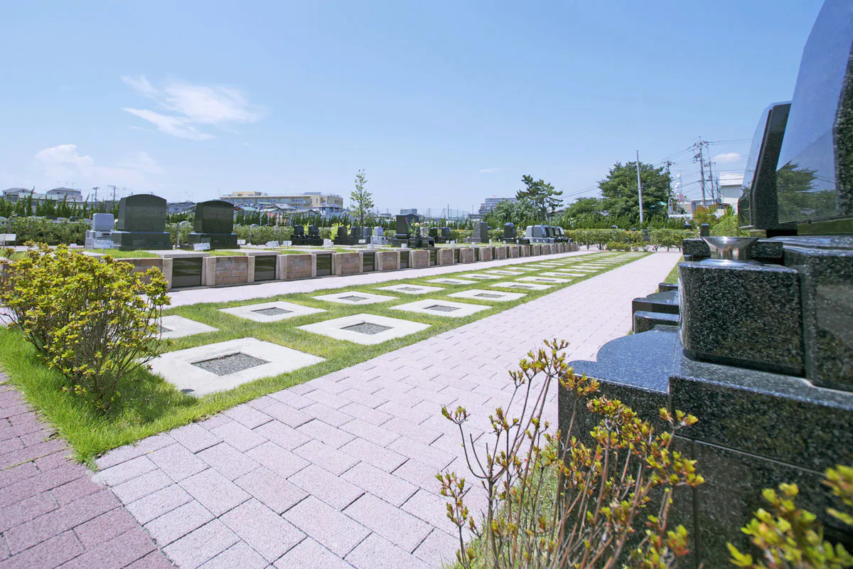 綾瀬蓼川霊園　天空の郷